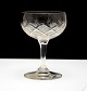 Lyngby 
glasværk, Antik 
glas med antik 
slibning og 
slebet stilk. 
Likør. Højde 
8,5 cm. 
Diameter ...