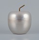 Ettore Sottsass 
for Rinnovel, 
Italien. 
Isspand i 
aluminium og 
messing 
udformet som et 
æble. ...