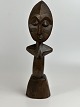 Afrikansk 
Ashanti 
"Akuaba" 
frugtbarheds 
figur i 
udskåret træ. 
Håndlavet. 
Højde: Cirka 
40 ...