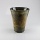Keramik vase 
med grønne og 
gullige farver, 
Vasen har en 
ikke synlig 
reparation.
Producent ...