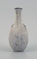 Svend 
Hammershøi 
(1873-1948) for 
Kähler. Vase i 
glaseret 
stentøj.
Smuk gråsort 
...