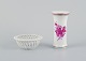 Herend, Ungarn, 
Chinese Bouquet 
Raspberry, 
lille skål med 
fletværk samt 
lille vase.
Midt ...