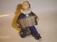 Kongelig Figur, 
Dreng med 
Harmonica
Dek. nr. 3667
1. sortering
Højde 11 cm. 
Perfekt ...