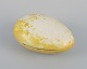 Hans Hedberg 
for Biot, 
Frankrig, 
æggeformet 
lågkrukke.
Unika-keramik. 
Glasur i gule 
og hvide ...