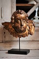 Antik fransk 
1800 tals engle 
hoved i 
udskåret træ 
med original 
guldbelægning 
og med en fin 
...