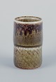 Stig Lindberg (1916-1982), Gustavsberg - Studio Hand, miniature vase med glasur 
i grønbrune toner.