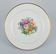 Bing & 
Grøndahl, stort 
rundt 
serveringsfad i 
porcelæn 
dekoreret med 
polykrome 
blomster og ...