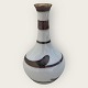 Bing & Grøndahl, Vase med brun glasurstriber #158/ 5143, 12,5cm høj, 6cm i diameter *Pæn stand*
