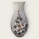 Bing & Grøndahl, Vase med blomster #8659 - 368, 26cm høj, 13cm i diameter (bund), 1.sortering ...