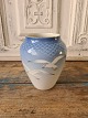 B&G Mågestel 
med guldkant 
vase 
No. 202
Højde 13 cm.
1. sortering - 
kr. 300.- 
Lager: 0
2. ...