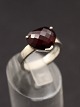 Sterling silver 
ring size 53-54 
with 
heart-shaped 
garnet from 
Thomas Sabo 
item no. 540946