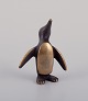 Walter Bosse, Østrig. Miniature. Stående pingvinunge i bronze.1930/40’erne.I flot stand med ...