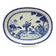 Ovalt dybt blådekoreret kinesisk fad i porcelænQing dynastiet 18. århundredeMål: 33x25cm