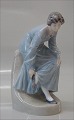 Kongelig 
porcelæn Art 
Nouveau  0608 
Kgl. Kvinde 
Chr. Thomsen 
1904 19 x 10 cm 
og i hel og fin 
...