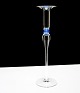 Holmegaard, Attica,crystal Lysestage mellemstørrelse, klar glas med blå knop. Designet af Anja ...