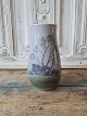 B&G vase dekoreret med landskabsmotiv No. 8679/210, 1. sorteringHøjde 18 cm.