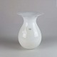 Opal hvid vase i mundblæst glas. Model ShapeDesign Peter SvarrerProducent ...
