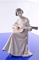 Bing og Grøndahl porcelæns figur. B&G dame med guitar nr. 1684. Højde 24 cm. 2. sortering, fin ...