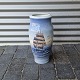 Gulvvase i porcelæn med motiv af sejlskib på åbent hav. No 2108/131Producent Royal ...