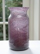 Kastrup-
Holmegaard, 
Troldglasserien, 
Vase i 
rosa/lavendel. 
Designet af 
Sidse Werner 
1975. Højde ...