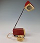 Rød justerbar lampe med lysdæmper som kan anvendes både som bordlampe og væglampe. Model HBH ...