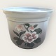 Bing & 
Grondahl, Plant 
pot, Gray 
Christmas rose, 
Set of 2. #669, 
14.5cm high, 
18cm in 
diameter, ...