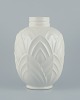 Boch Keramis, 
Belgien. Stor 
keramikvase. 
Hvid glasur. 
Modernistisk 
design. 
Geometrisk 
mønster. ...