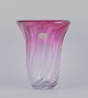 Val St. 
Lambert, 
Belgien. 
Kolossal og 
imponerende 
vase i 
krystalglas. 
Art Deco. 
Klart og lilla 
...