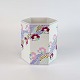 Sekskantet vase af porcelæn fra serien Prisme. No 1827/5469Design Annegrethe Halling ...