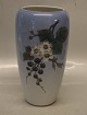 288-1049 Kgl.  Vase med brombærblomster 23.5 cm fra  Royal Copenhagen I hel og fin stand