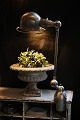 Gammel Fransk industri lampe Jielde i afpudset metal med en fin patina , Designet af Jean-Louis ...