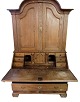 Barocker Chatol mit Schubladen, gefertigt aus Eiche im barocken Stil, datiert auf das Jahr 1740. ...