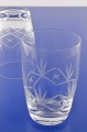 Holmegaard 
glasværk ? 
Glasset har 
samme slibning 
som Ulla glas, 
men mønsteret 
er med mat ...