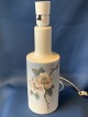 Table lamp from the royal family with flower decoration
Dec. No. 212/4622