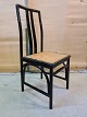 Malet stol med 
rørflet, fra 
1980erne.
Den har små 
brugsspor.
Ryghøjde 100cm 
Sædehøjde 47cm