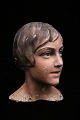 Dekorativt , 
gammelt 
mannequin hoved 
af kvinde fra 
30érne i 
bemalet gips og 
papmache med en 
...