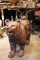 Dekorativ , 
1800 tals 
karrusel bjørn 
i udskåret træ 
med en rigtig 
fin patina. H: 
54cm. L: 92cm. 
...