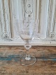 Large glass 
with etched 
pattern 
Height 19.5 
cm.