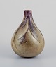 Axel Salto 
(1889-1961), 
løgformet vase 
af stentøj 
modelleret med 
mønster i 
relief, 
dekoreret med 
...