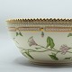 Royal 
Copenhagen, 
Flora Danica 
porcelæn; Stor 
rund skål nr. 
3555.
Dekoration: 
Convalvulus ...