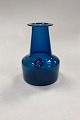 Holmegaard 
Capri 
petroleumsblå 
Glasvase. 
Designet af 
Jacob Eiler 
Bang. Måler 
16,3 cm x 11,5 
cm / ...