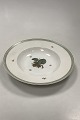 Bing and 
Grondahl 
Hazelnut Deep 
Plate No 22
Measures 25cm 
/ 9.65 inch
Designed by 
Ebbe Sadolin