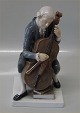 Bing & Grøndahl 
Musiker B&G 
2032 Mand med 
cello 21 cm 
spiller klasisk 
music. I fin og 
hel stand. ...