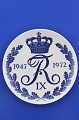 Minde platte 
Kong Frederik 
den 9 
regeringsperiode 
1947-1972. 
Platte 5038, 
diameter 18 cm. 
1. ...