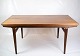 Spisebordet i 
teak, skabt af 
den talentfulde 
møbeldesigner 
Johannes 
Andersen og 
fremstillet af 
...