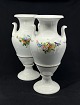 Højde 31 cm.
Stemplet fra 
perioden 
1853-1895.
Et par antikke 
vaser fra Bing 
& Grøndahl med 
...