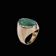 Ring i 14k guld 
med jade.
Stemplet 585.
Str. 51 mm 
2,2 x 1,5 cm.
Vægt 6,4 g.
Brugt i god 
...