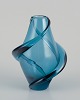 Skandinavisk 
glaskunstner. 
Håndlavet 
kunstglasvase i 
turkis glas.
1970'erne.
Perfekt ...