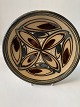 Keramik Fad / 
Platte med 
flotte detaljer 

Diameter 25 cm
Højde 4,5 cm
Brugt men pæn 
stand
