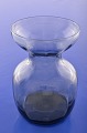 Holmegaards 
Glasværk ca. 
1930-1950. 
Rundt 
hyacintglas i 
røgfarvet glas, 
blæst i stribet 
optik, ...